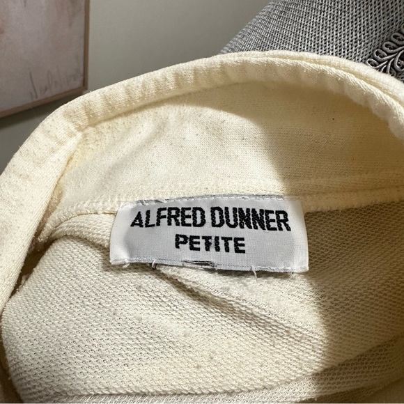 Vintage Alfred Dunner Mock Neck Embroidered Sweatshirt (Petite Small) - Picture 9 of 9